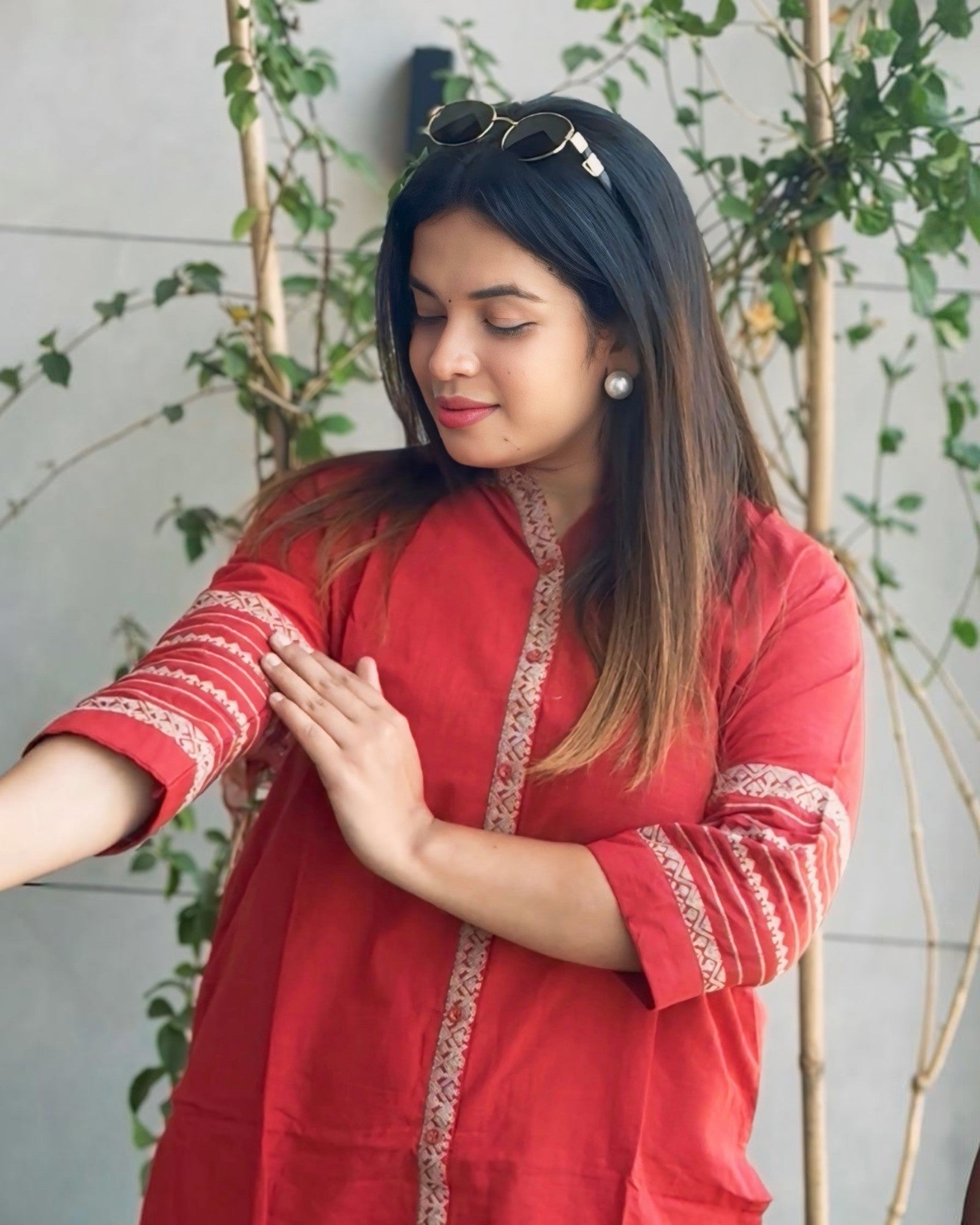 Pure Cotton Co-ord with Embroidery Detailing on Neck and Sleeves