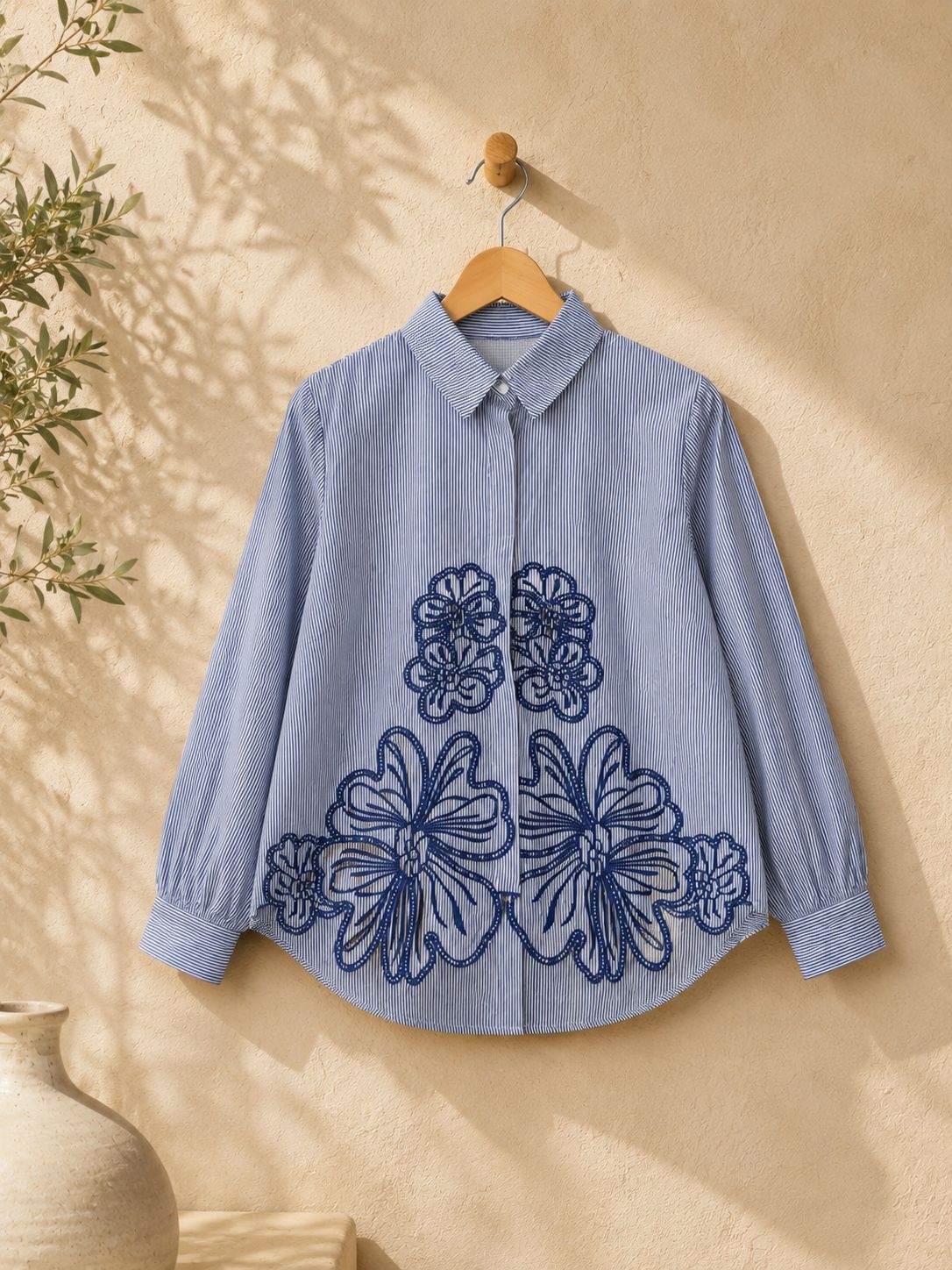 Petal Charm Embroidered Cotton Shirt!(Blue)π€
