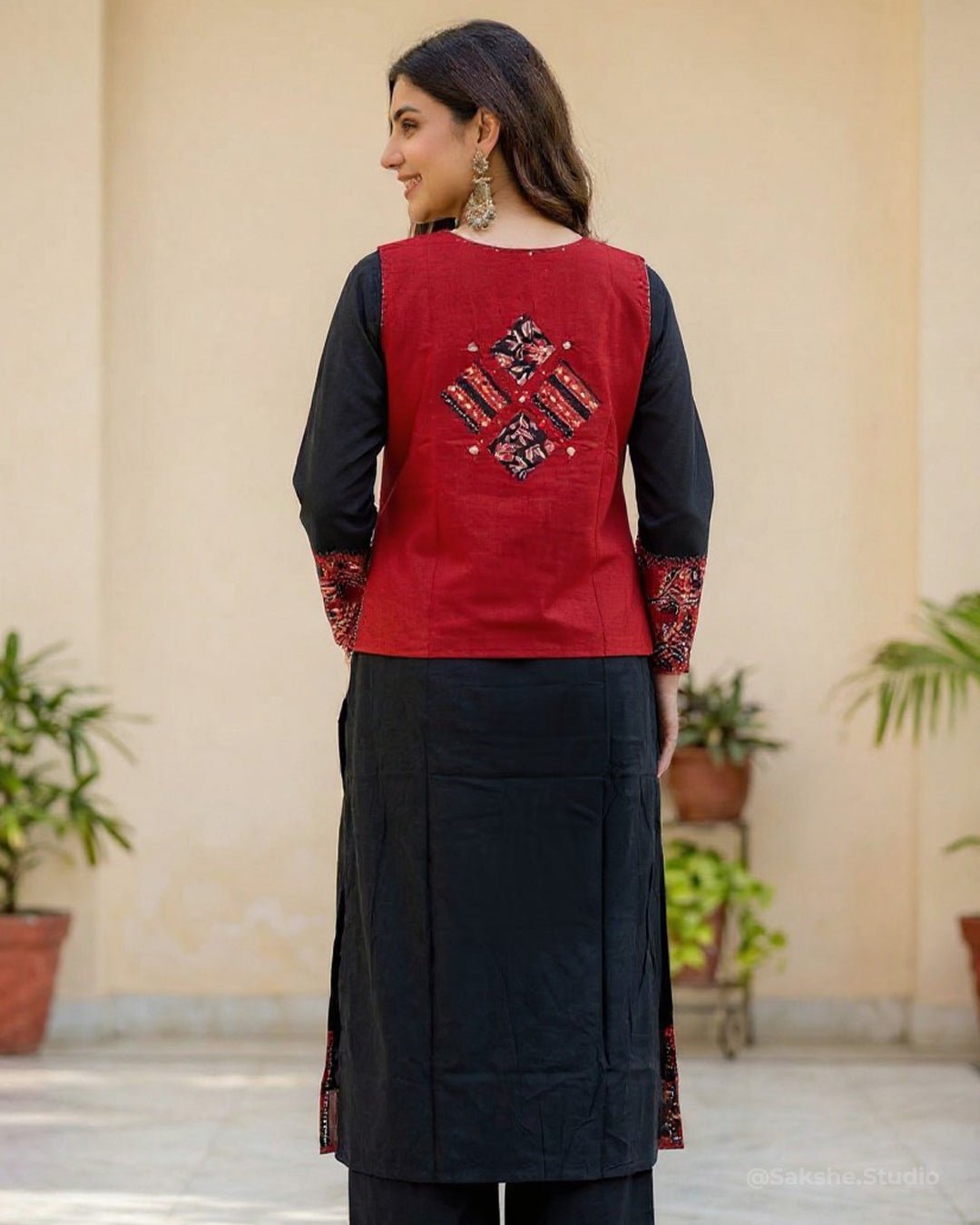 Elephant Motif Thread Work Cotton Kurta with Detachable Jacket & Straight Pant - Sakshe Studio