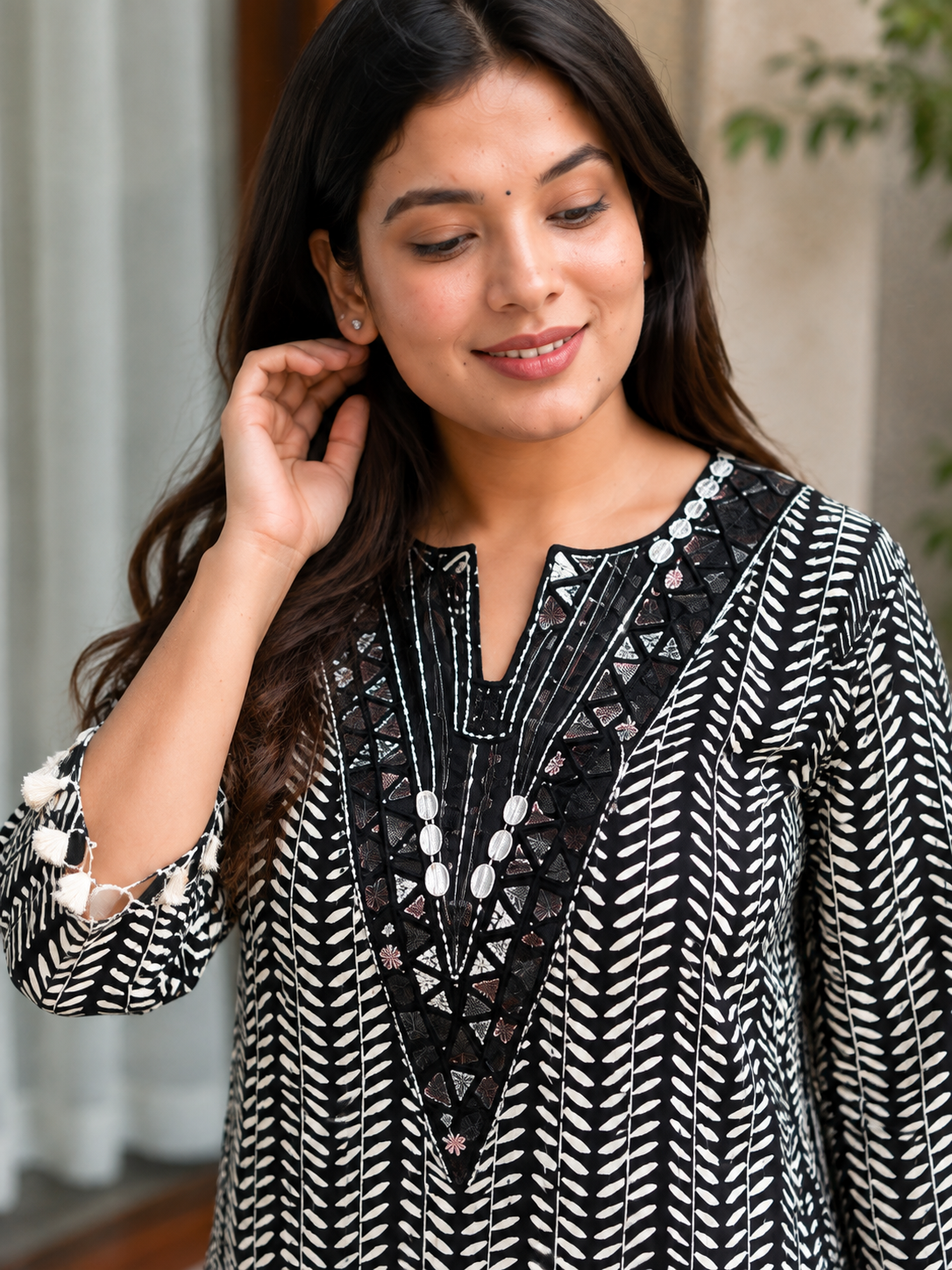 Black & White Cotton Farsi Salwar Suit (Set of 2) – Real Mirror with Printed Elegance!🖤