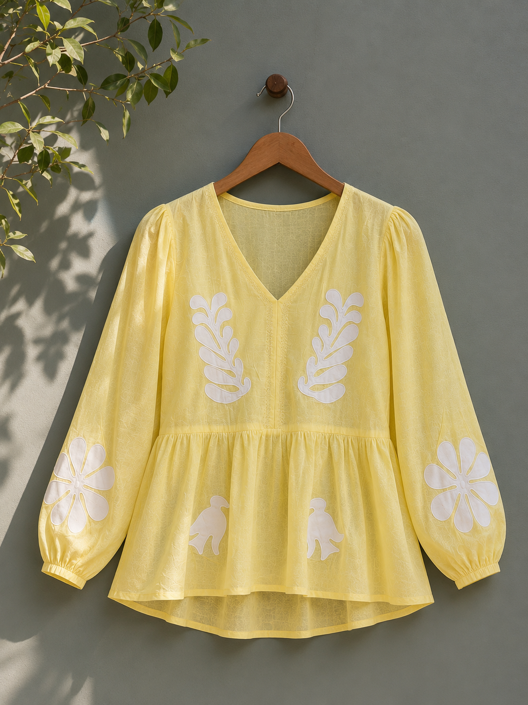 Premium Sunshine Bloom Appliqué Peplum Top!💛