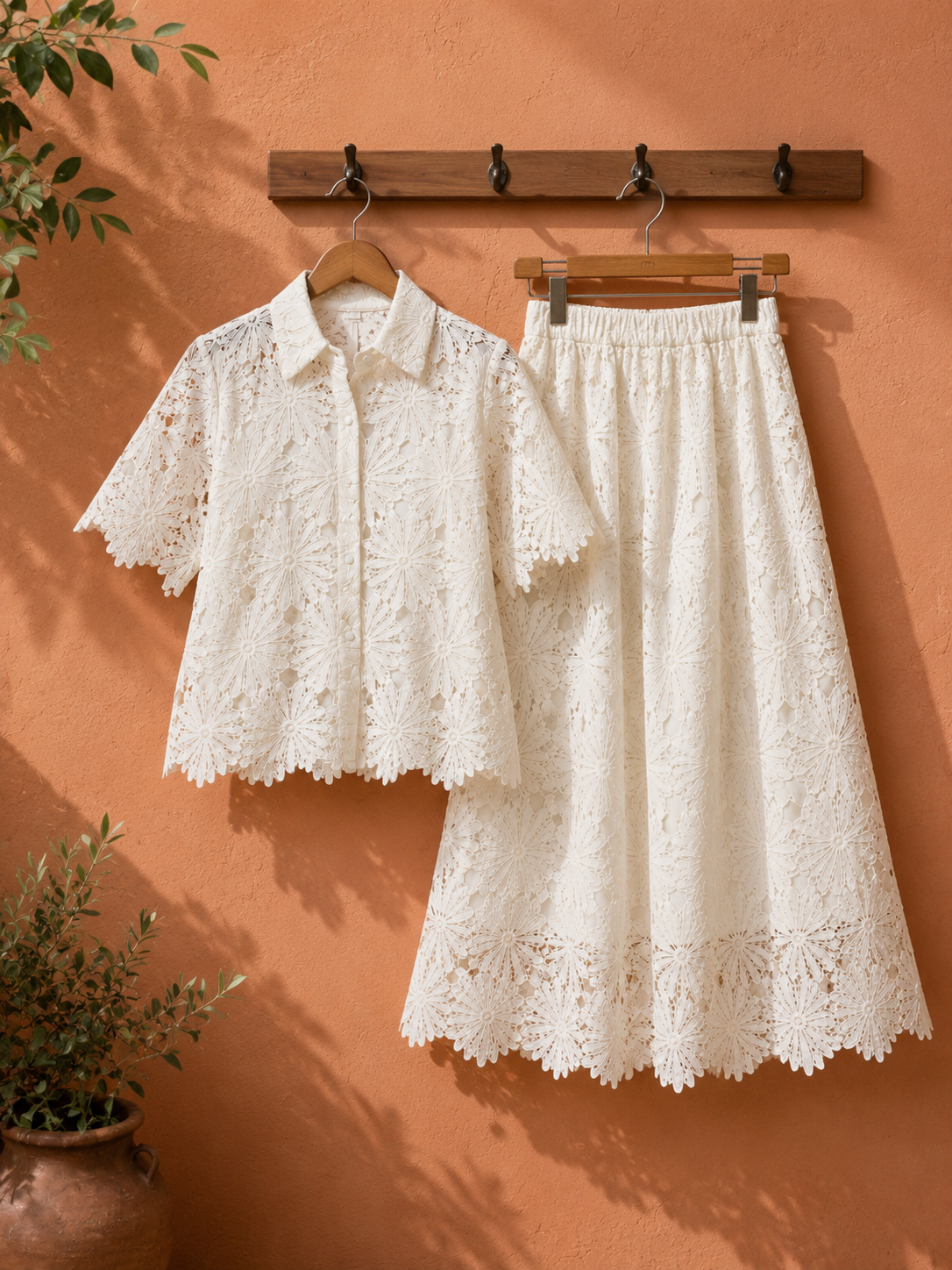 Trendy Ivory Crochet Bloom Co-ord Set!🏖