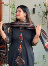 Black Ekkat Print Patch Work with Mirror Detailing Suit Set❤